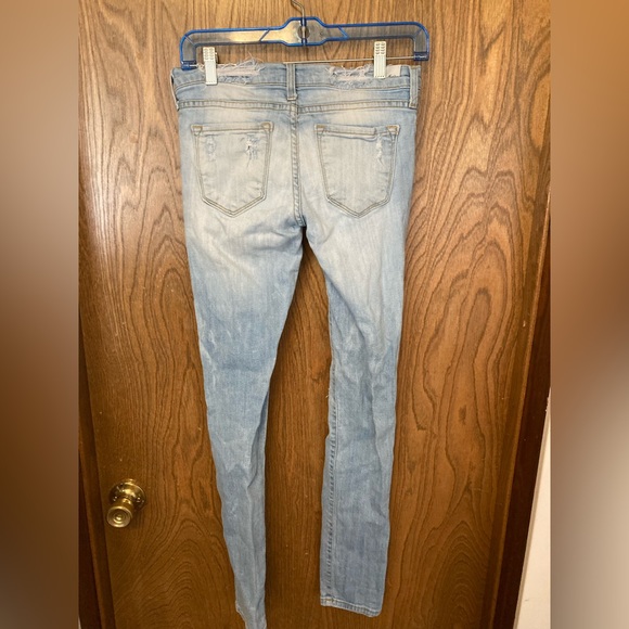 👚(bundle 4 items w/👚for $16) Distressed jeans by KanCan - Picture 4 of 9